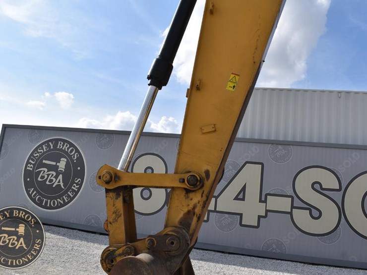 2019-caterpillar-326fl-image-25