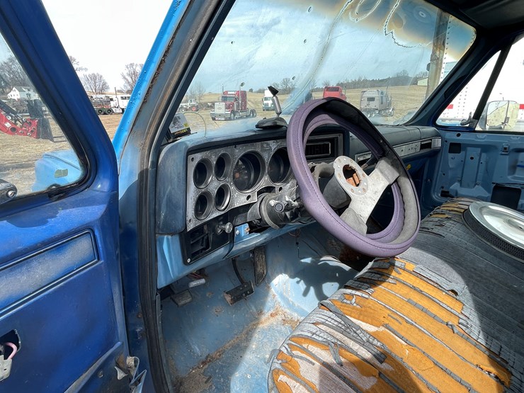 #192-•-1984-2-x-4-chevy-silverado-(has-wi-title)-image-30