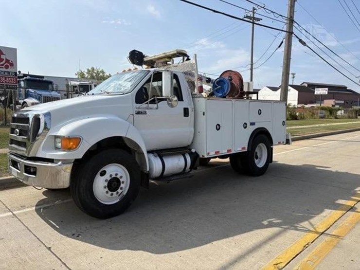 2015-ford-f750-xlt-image-7