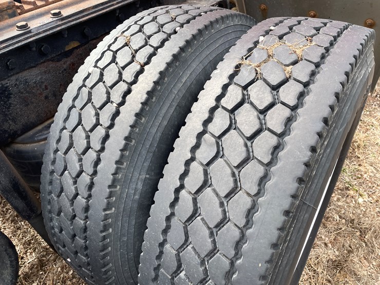 2008-peterbilt-386-image-27