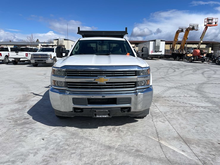 2015-chevrolet-1500-image-2