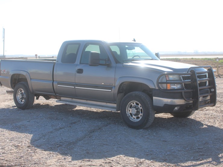 2006-chevrolet-2500-image-3