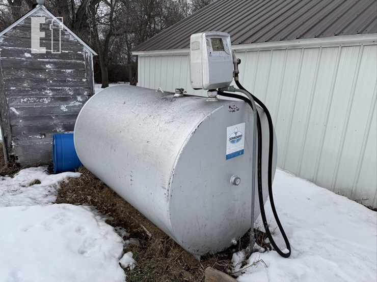 560-gal.-gas-tank-image-1