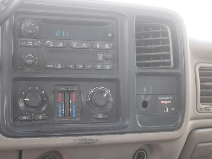 2005-chevrolet-2500-image-28