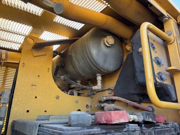 caterpillar-143h-image-81