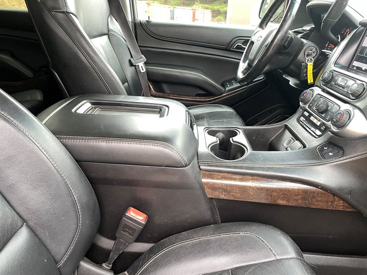 2015-chevrolet-suburban-image-54