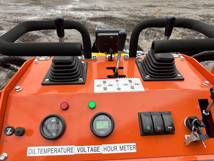 new-sdlool-co-stand-on-mini-skidloader-model-sl36c-image-7