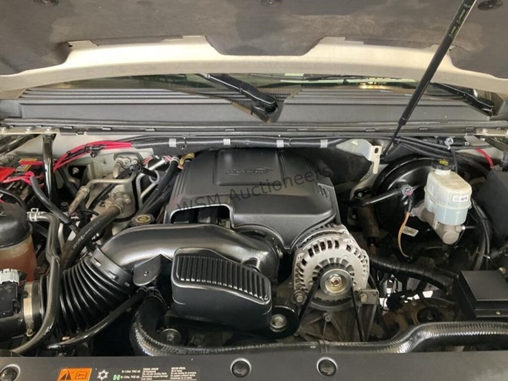 2012-chevrolet-tahoe-image-10