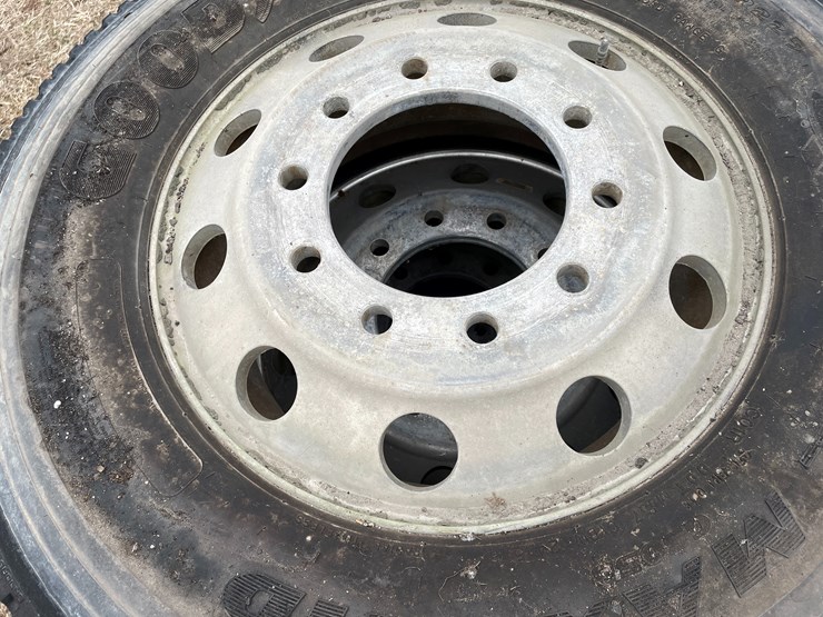 #10747-•-(4)-semi-tires-on-aluminum-rims-image-6