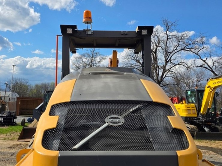 2018-volvo-sd115b-image-21