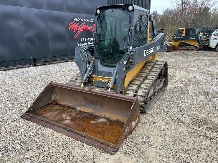 2017-deere-323e-image-8