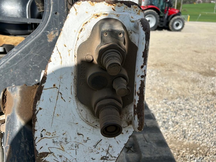 2019-bobcat-t595-image-11