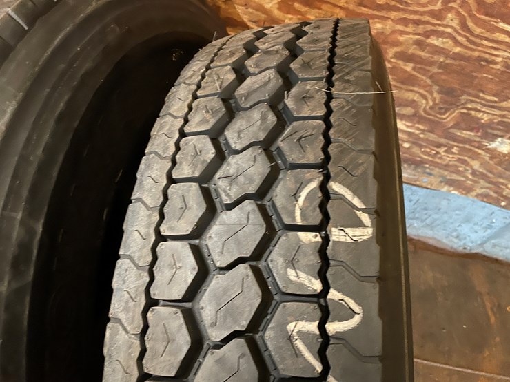 #10742-•-(4)-recapped-semi-tires-image-4