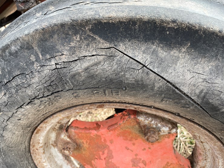 #175-•-case-830-diesel-tractor-image-44