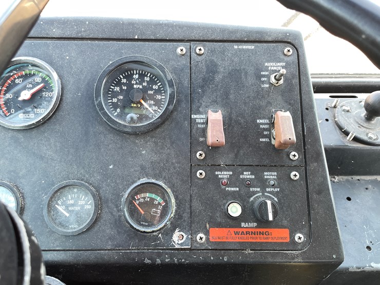 #167-•-2004-gillig-passenger-bus-(has-wi-title)-image-25