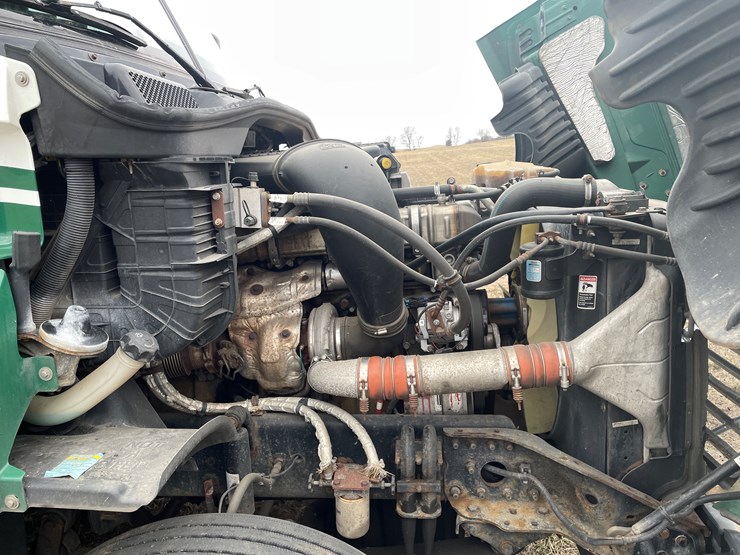 #114-•-2017-freightliner-single-axle-day-cab-semi-tractor-(has-wi-title)-image-58