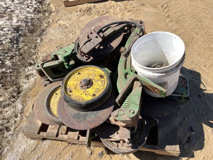 #3956-•-(12)-john-deere-single-disc-culters-image-5