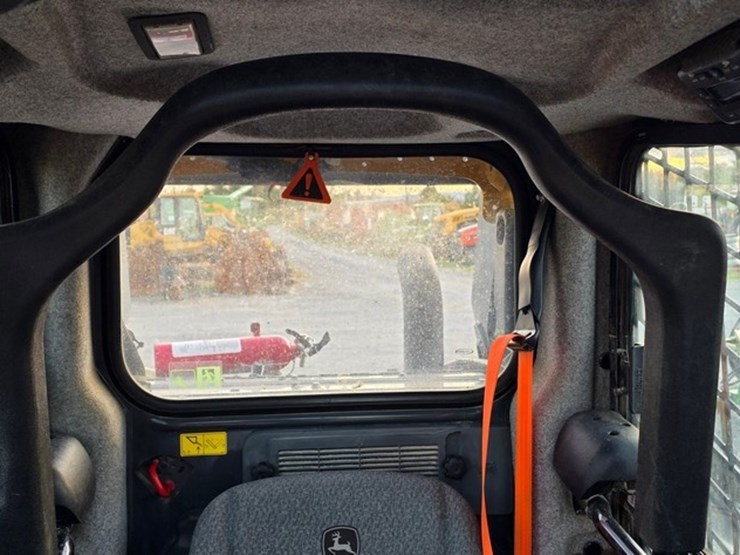 2021-deere-325g-image-53