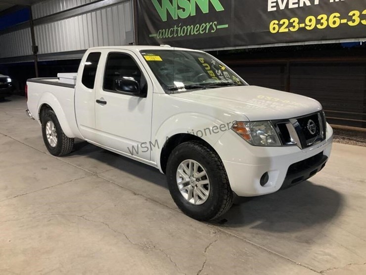 2015-nissan-frontier-image-2