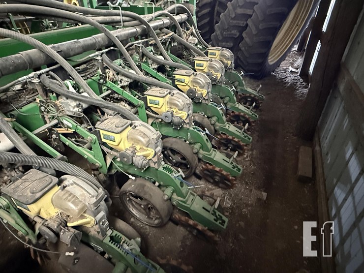 2010-john-deere-db60-image-25