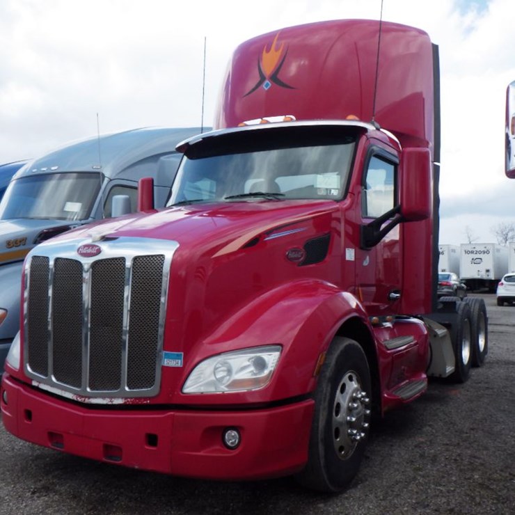2016 PETERBILT 579