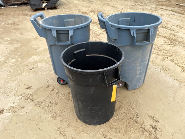 #3947-•-(3)-poly-trash-barrels-image-2