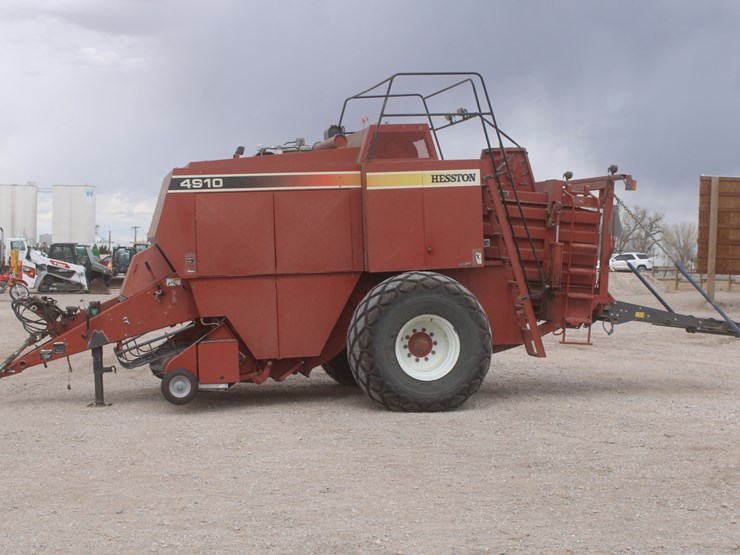 hesston-4910-image-1