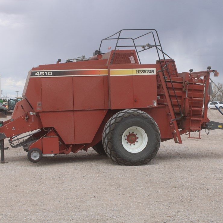 HESSTON 4910
