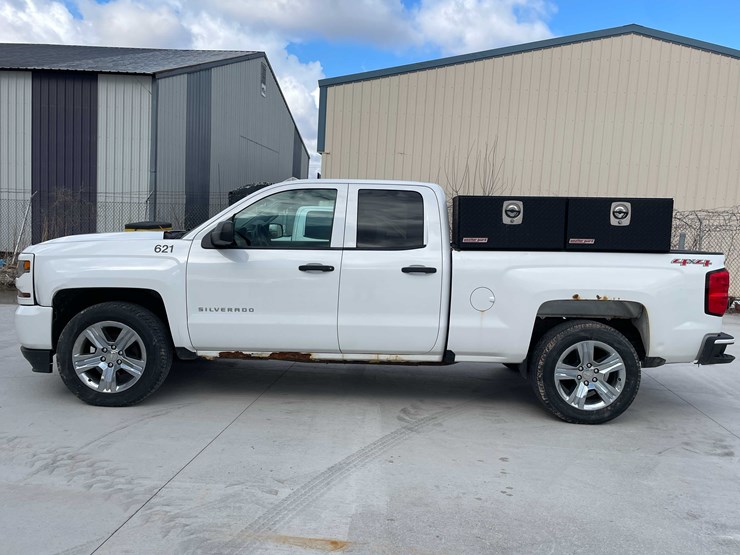 2017-chevrolet-1500-image-8