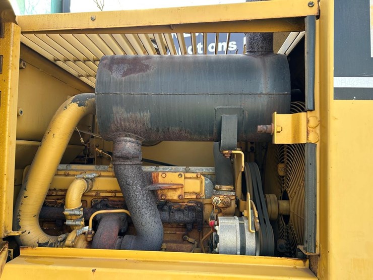 caterpillar-it28f-image-16