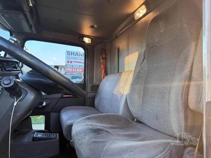 2014-kenworth-t470-image-18