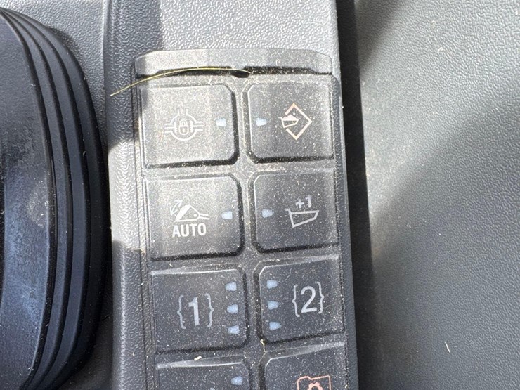 2022-caterpillar-982m-image-35