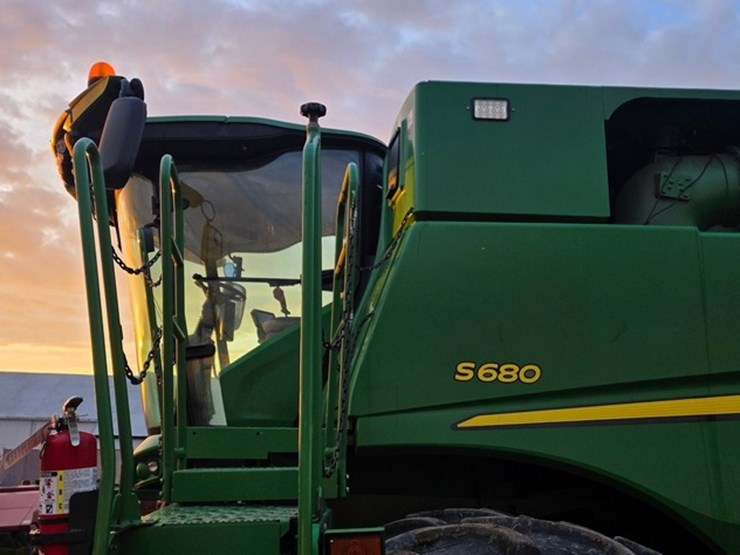 2013-john-deere-s680-image-41