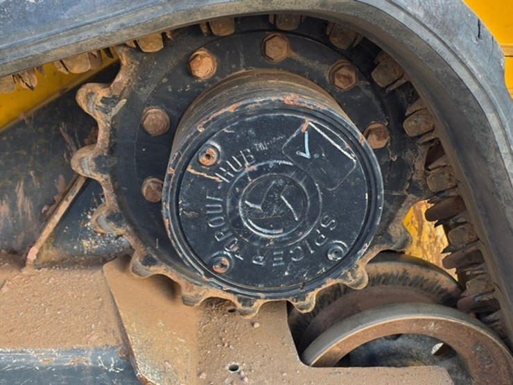 2021-deere-325g-image-30