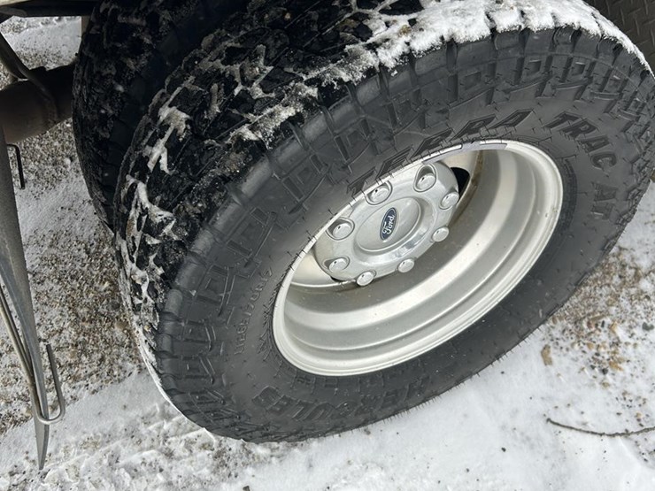 2016-ford-f350-xlt-image-39