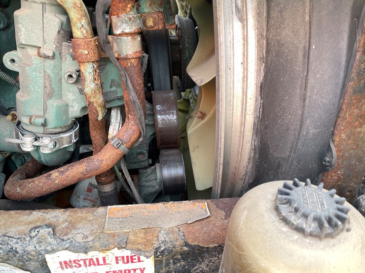 #122-•-2009-volvo-day-cab-semi-tractor-(has-wi-title)-image-71