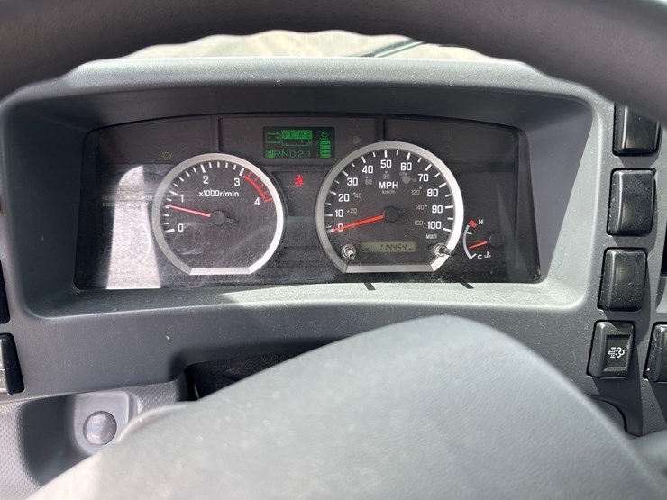 2022-isuzu-nrr-image-25