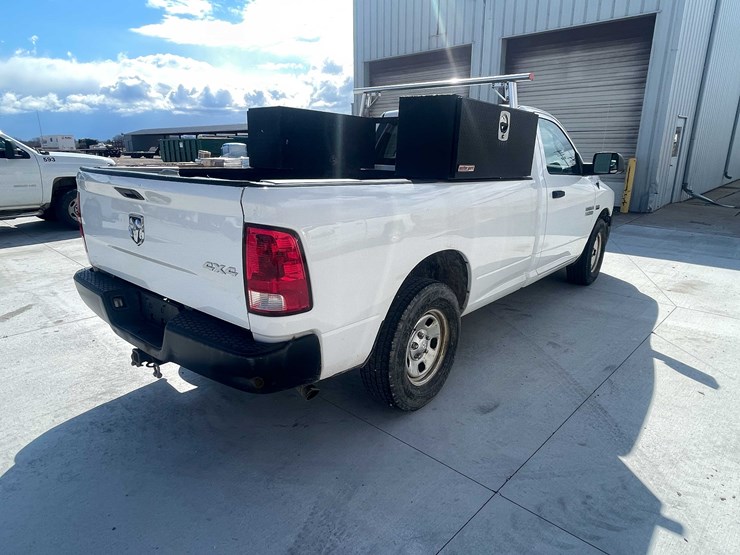 2015-dodge-1500-image-5