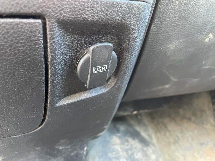 2015-dodge-2500-image-83