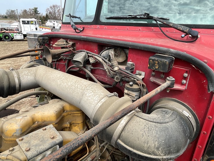 1987-peterbilt-379-image-48