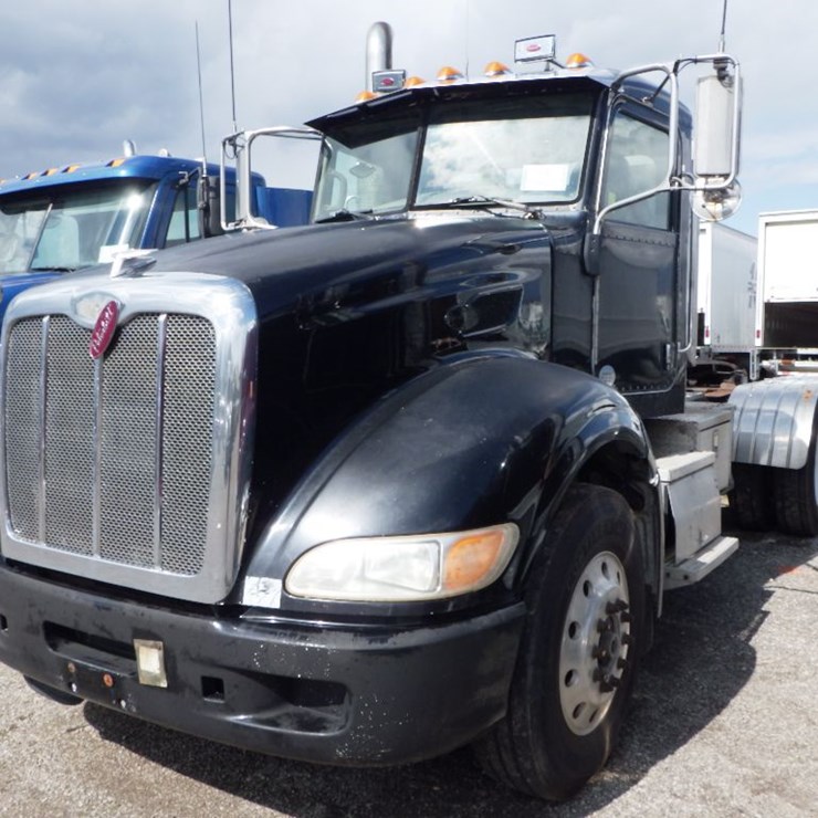 2010 PETERBILT 386