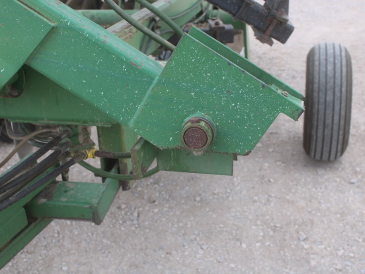 john-deere-220-image-18