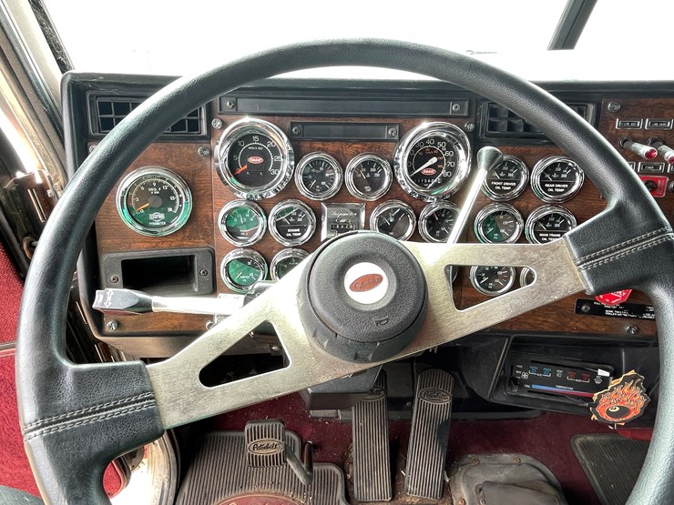1987-peterbilt-379-image-62