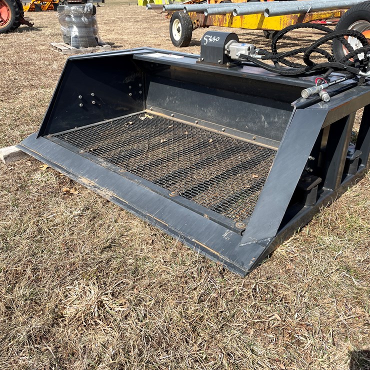 #200 • Wolverine Vibratory Screening Bucket