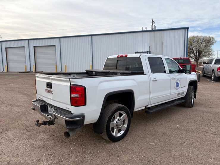 2018-gmc-sierra-2500hd-image-3