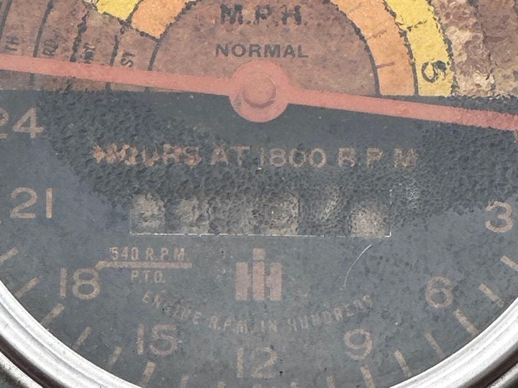 case-ih-560-image-15