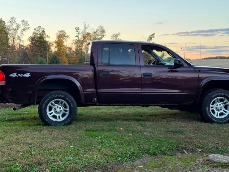 2004-dodge-dakota-image-2