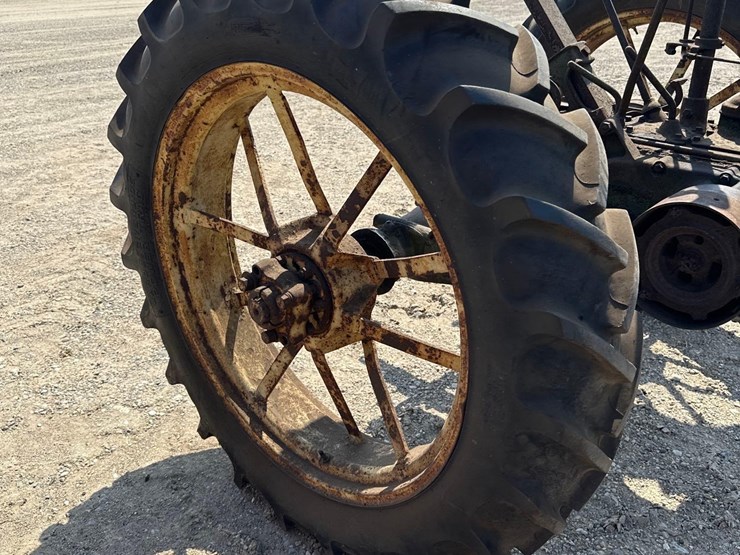 john-deere-b-image-6