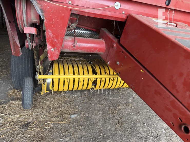 new-holland-664-image-17