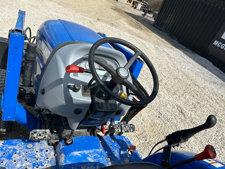 2016-new-holland-workmaster-33-image-19